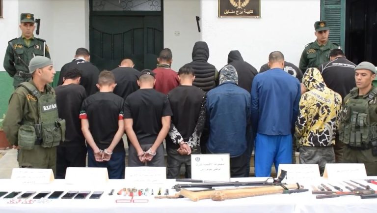 الدرك الوطني ببرج منايل يضع حد لنشاط عصابتين وحجز أسلحة بيضاء