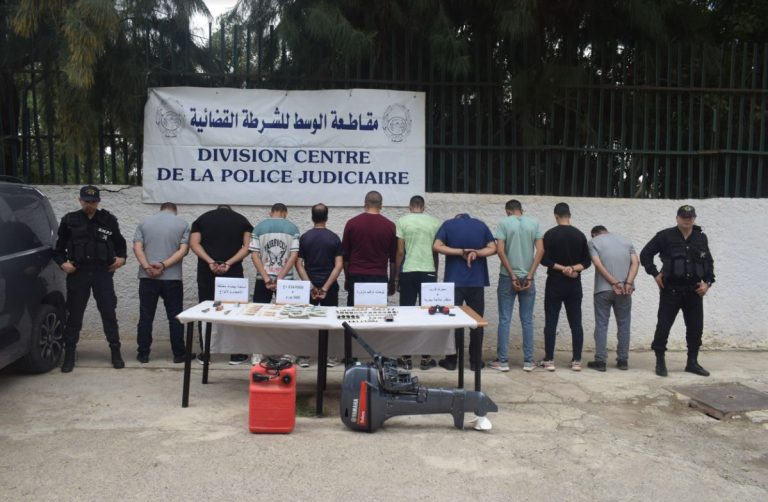 أمن العاصمة يطيح بشبكة إجرامية مختصّة في تنظيم الرحلات الهجرة غير الشرعية