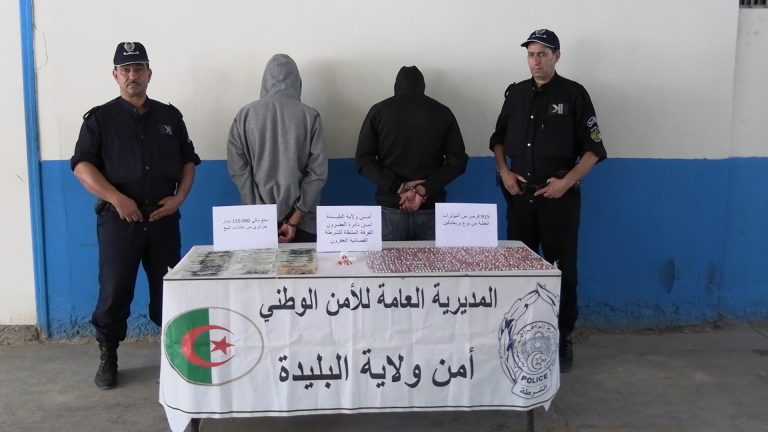 شرطة البليدة توقف شقيقين وتحجز كمية معتبرة من المؤثرات العقلية