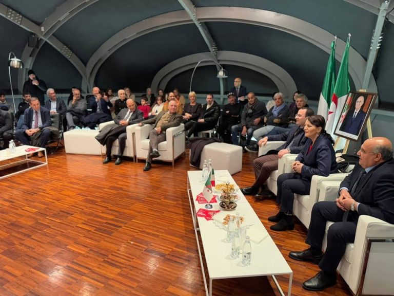 وزيرة السياحة السيدة حورية مداحي تستقبل أبناء الجالية الوطنية المقيمة بإيطاليا