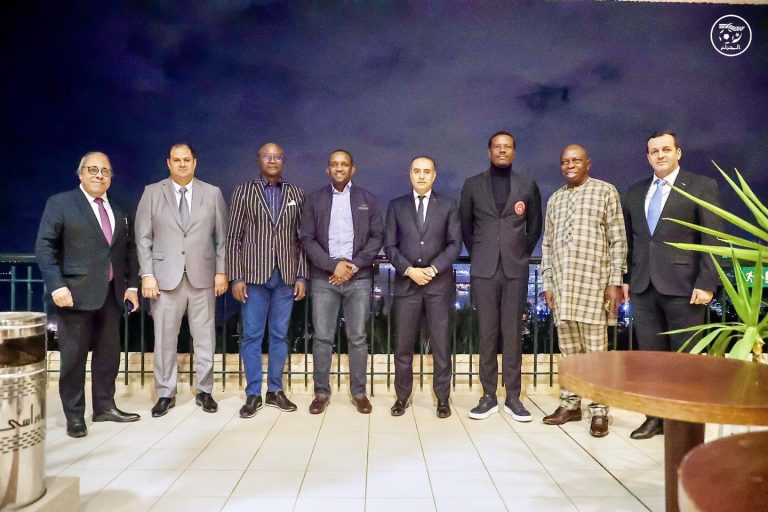 فاف : وفد من جمعية الأندية الإفريقية في الجزائر