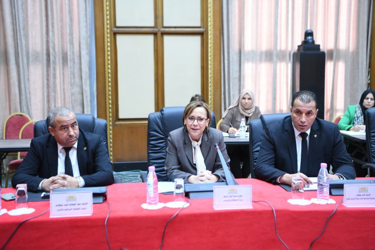 اجتماع تنسيقي بين رؤساء المجموعات البرلمانية ووزيرة العلاقات مع البرلمان