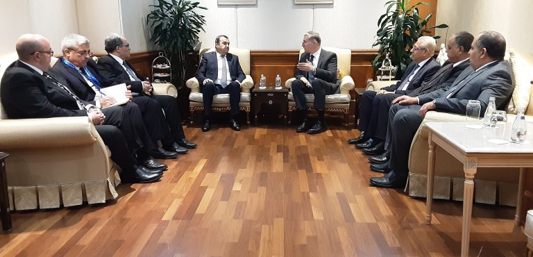 وزير الطاقة محمد عرقاب يتحادث بعاصمة الكويت مع نظيريه المصري والليبي