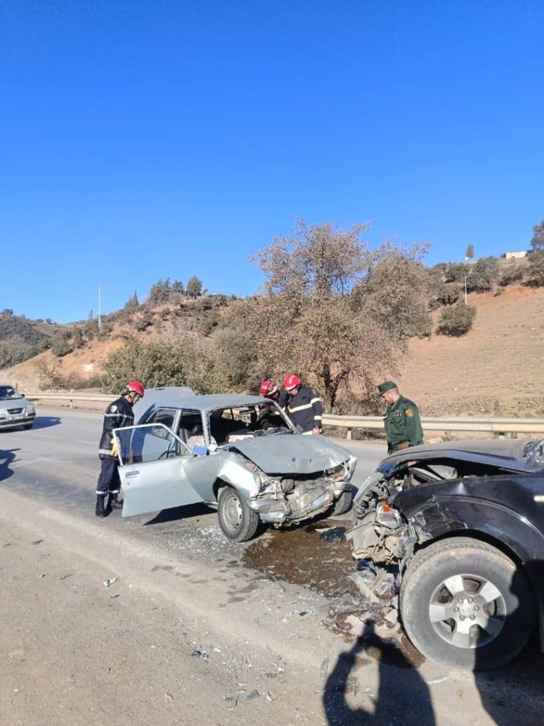 حالة وفاة وإصابة 04 أشخاص في حادث مرور بولاية المدية