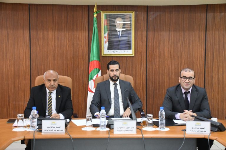 لجنة المالية والميزانية تضبط رزنامة برنامج عملها