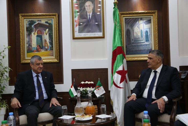 وزير السكن والعمران والمدينة السيد محمد طارق بلعريبي يستقبل نظيره الفلسطيني