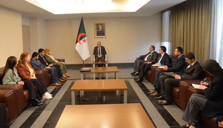 كاتب الدولة المكلف بالجالية الوطنية بالخارج يستقبل أعضاء المجلس الأعلى للشباب