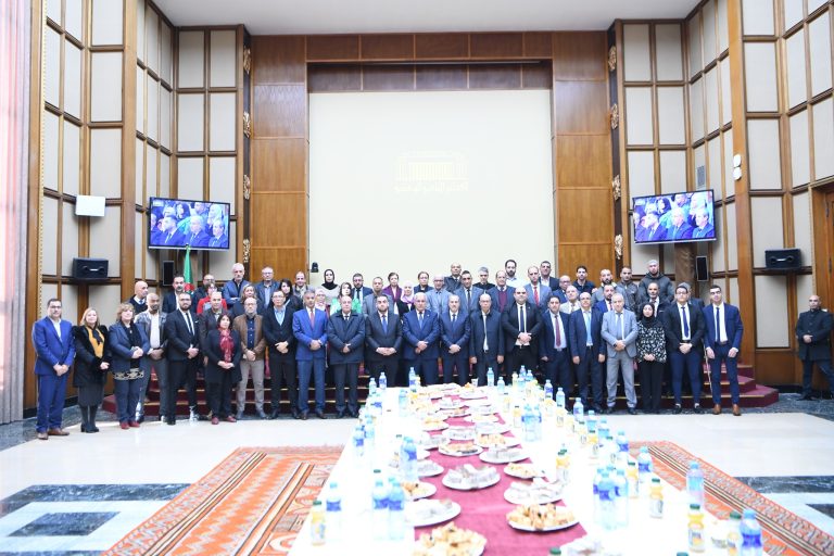 المجلس الشعبي الوطني يكرم المشرفين على جناحه في الصالون الدولي للكتاب “سيلا 2024”