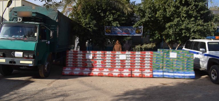 شرطة عين الدفلى توقف شخصين وتضبط 77000 كيس شمة مقلدة