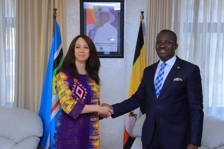 كاتبة الدولة لدى وزير الخارجية تعقد لقاءً ثنائياً مع نائب وزير الشؤون الخارجية الأوغندي المكلف بالتعاون الإقليمي