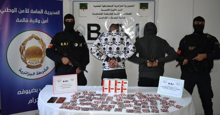 شرطة قالمة توقف شخصين وتحجز 1181 كبسولة من المؤثرات العقلية