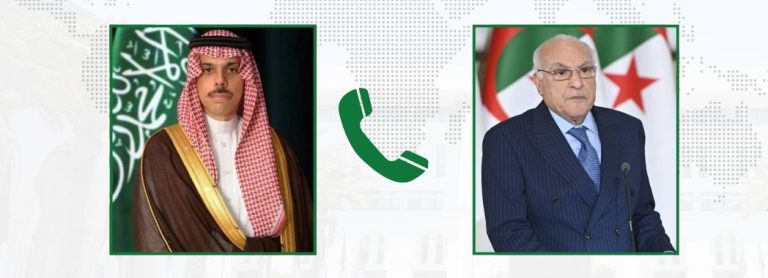 وزير الخارجية أحمد عطاف يتلقى مكالمة هاتفية من وزير الخارجية بالمملكة العربية السعودية