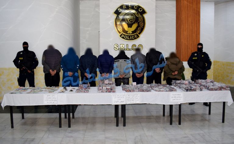 شرطة قسنطينة توقف شبكة إجرامية مكونة من 08 أشخاص وتحجز 57810 كبسولة من المؤثرات العقلية
