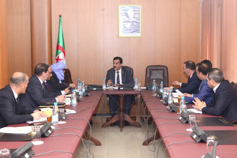 نائب رئيس المجلس الشعبي الوطني يترأس اجتماعا لمجموعة العمل المكلفة بمراجعة مشروع قانون الأحزاب السياسية