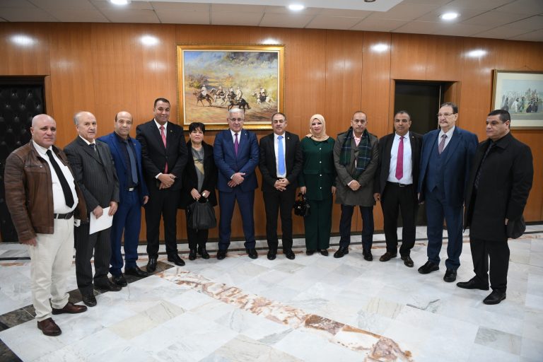 رئيس المجلس الشعبي الوطني يستقبل ممثلين عن جمعية البرلمانيين الجزائريين