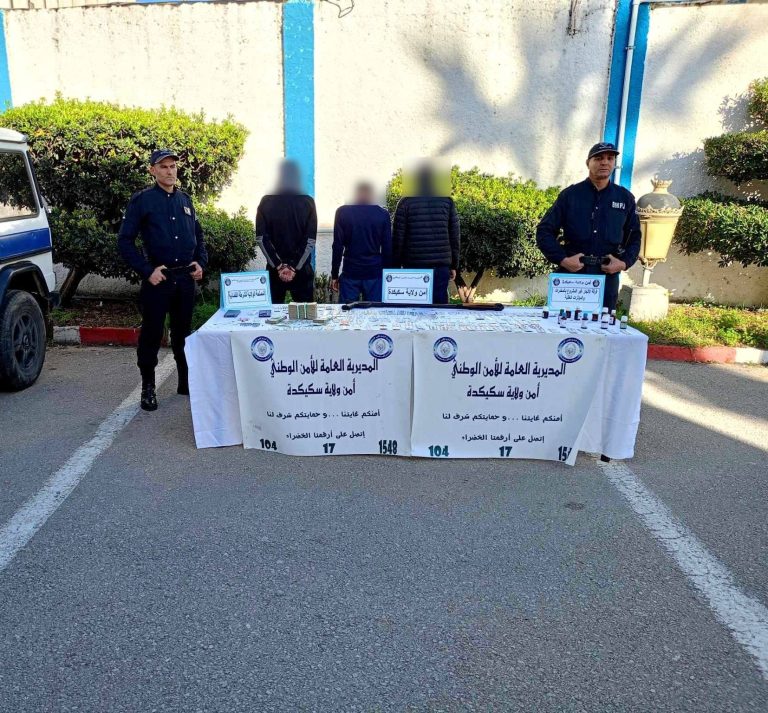 شرطة سكيكدة : توقيف 03 أشخاص وحجز كمية من المؤثرات العقلية والمخدرات