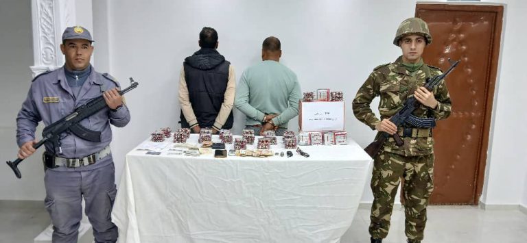 جمارك الأغواط : توقيف شخصين وحجز 3598 كبسولة مهلوسة من نوع بريغابالين