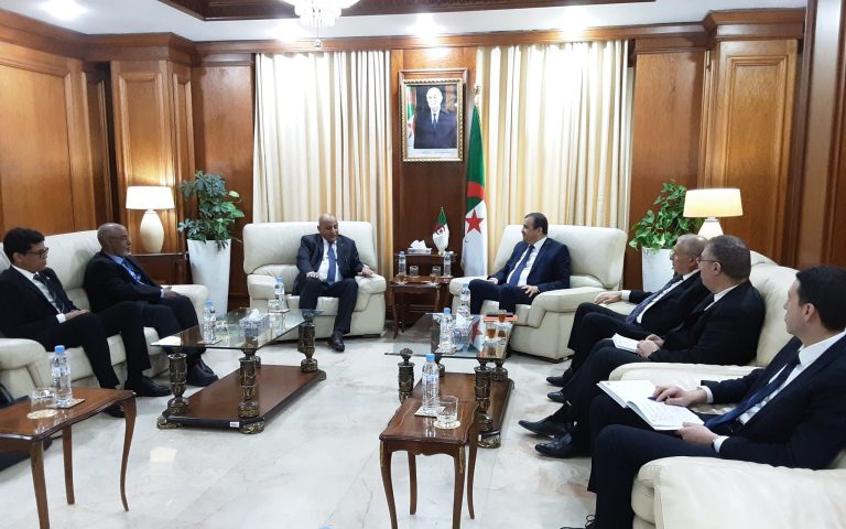 وزير الطاقة السيد محمد عرقاب يستقبل المدير العام للشركة الموريتانية للمحروقات