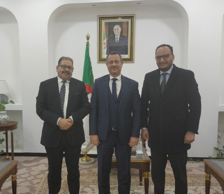 وزير الأشغال العمومية يستقبل نائبين من المجلس الشعبي الوطني عن ولاية سيدي بلعباس