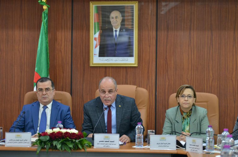 لجنة الصحة والشؤون الاجتماعية تستمع لوزير العمل والتشغيل والضمان الاجتماعي