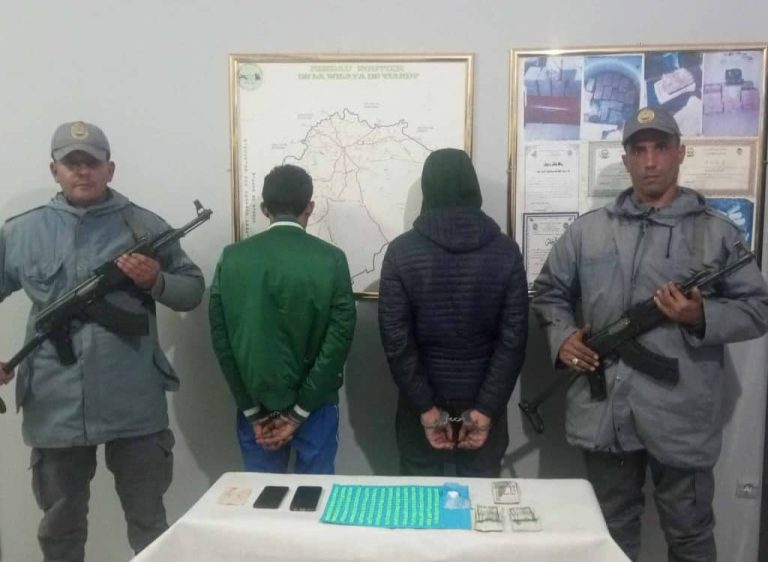 جمارك تيارت : حجز 223 قرص مهلوس من نوع اكستازي و11 غرام من الكوكايين