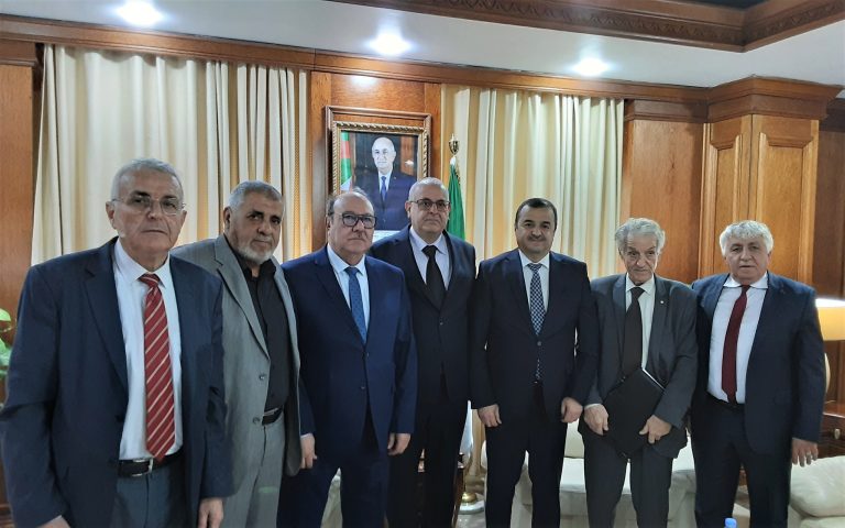 وزير الطاقة يستقبل رئيس وأعضاء الاتحاد الوطني للمستثمرين مالكي ومستغلي محطات الخدمات والوقود
