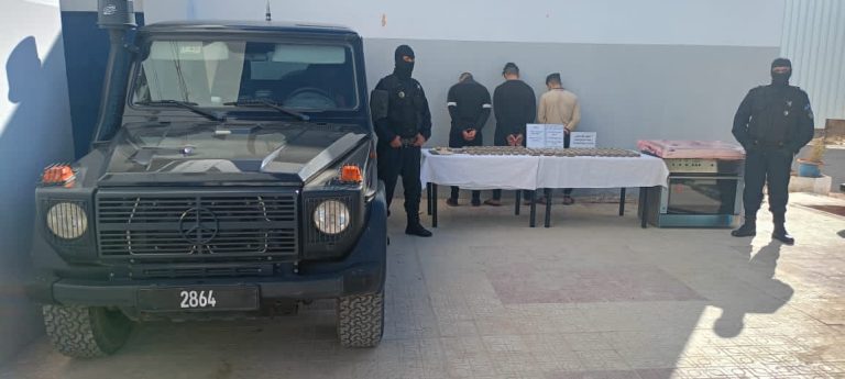 شرطة بشار توقف 03 أشخاص وتحجز أزيد من 11 كلغ من الكيف المعالج