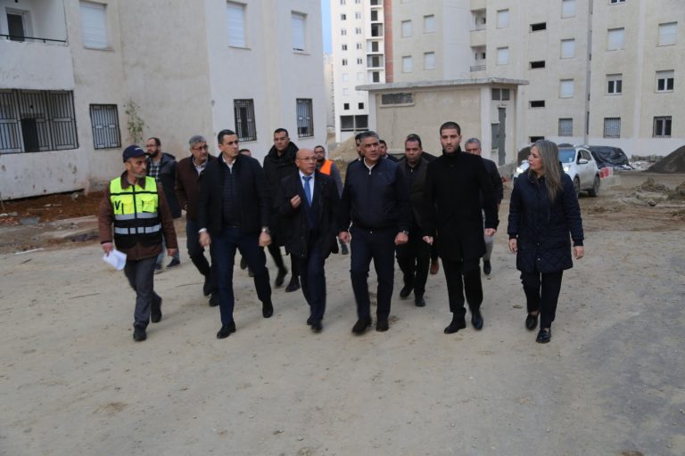 وزير السكن السيد محمد طارق بلعريبي يتفقد مشروع 10507 مسكن بسيدي عبد الله