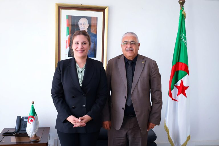 وزيرة البيئة نجيبة جيلالي تستقبل نائب بالمجلس الشعبي الوطني عن ولاية باتنة