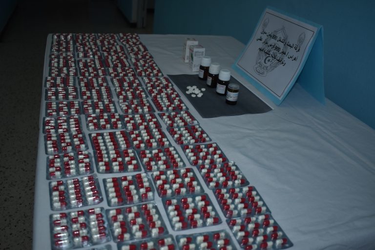 شرطة سوق أهراس : توقيف ثلاثة أشخاص وحجز 900 قرص مؤثر عقلي