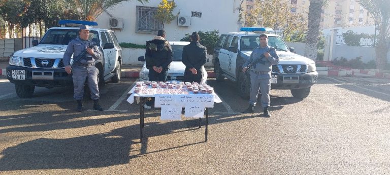 جمارك : توقيف شخصين وحجز 7130 كبسولة بريغابالين 300 ملغ