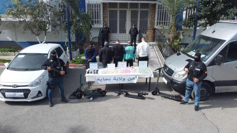 شرطة بجاية تطيح بشبكة إجرامية وتضبط أزيد من 14 ألف قرص إكستازي