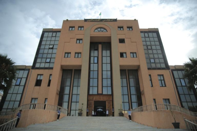 إيداع سائق الشاحنة المتسبب في وفاة تلميذين وجرح 33 آخرين الحبس المؤقت