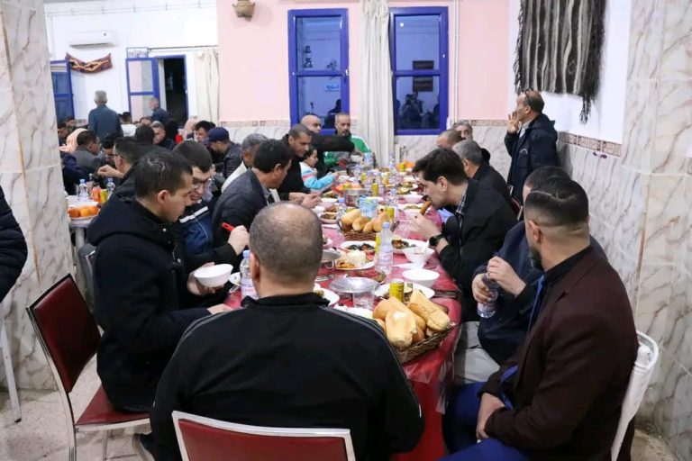 إفطار جَماعي على شَرف شُركاء قطاع الشّباب بولاية تبسة