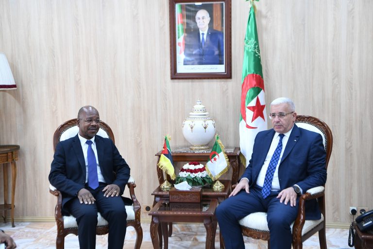 رئيس المجلس الشعبي الوطني السيد إبراهيم بوغالي يستقبل سفير الموزمبيق في الجزائر
