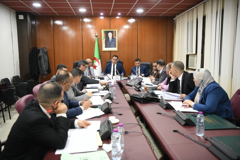 لجنة الشؤون القانونية تستأنف دراسة مشروع قانون الإجراءات الجزائية