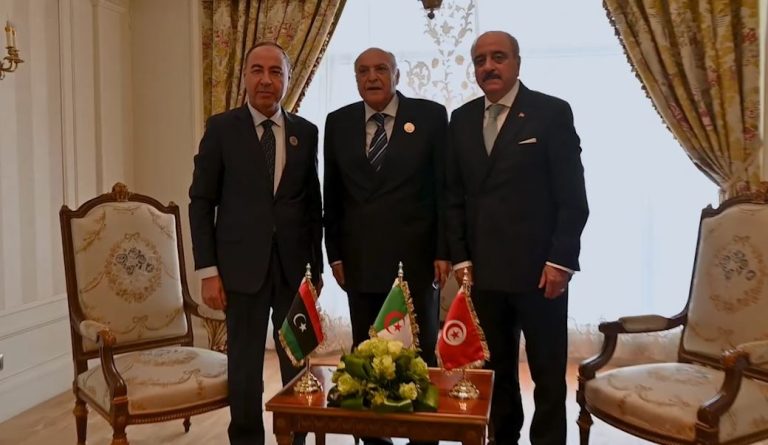 اجتماع ثلاثي لاستعراض التقدّم المحرز في تجسيد مُخرجات القمة الجزائرية-التونسية-الليبية
