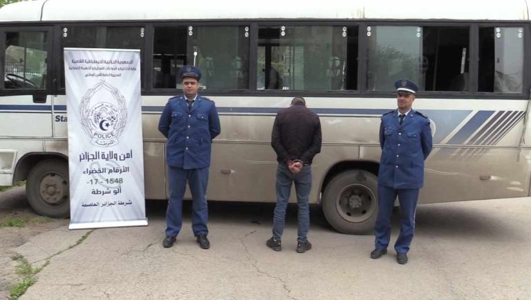 شرطة العاصمة توقف سائق حافلة عرض حياة الغير للخطر