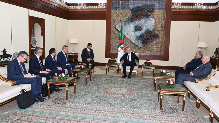 رئيس الجمهورية يستقبل وزير الشؤون الخارجية للجمهورية التركية