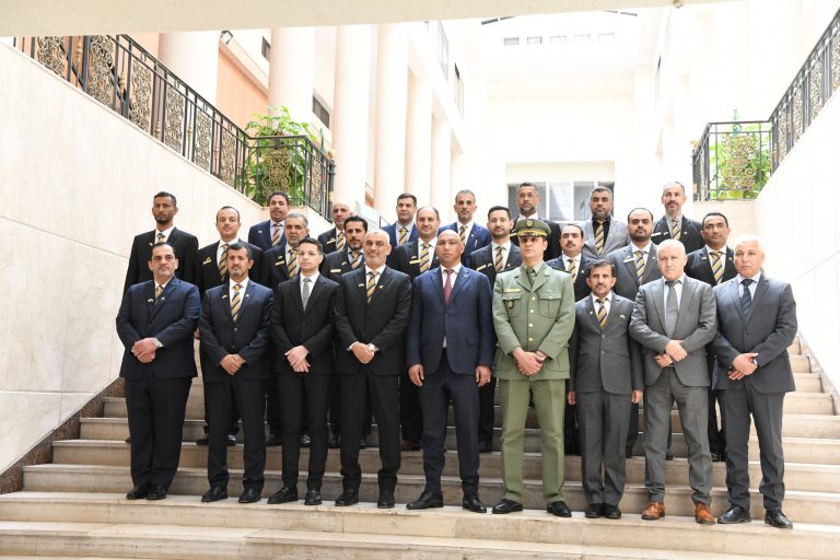 وفد عن كلية الدفاع الوطني العمانية في زيارة للمجلس الشعبي الوطني