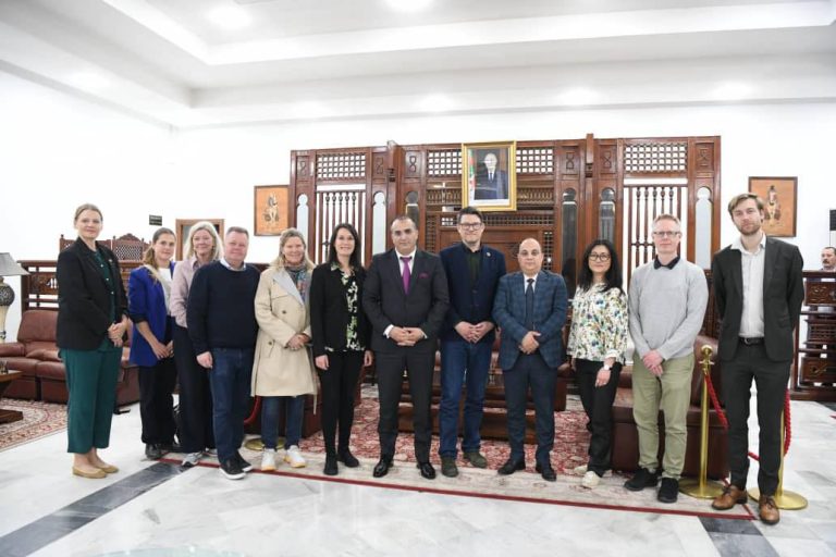 وفد برلماني عن لجنة الشؤون الأوروبية بالبرلمان الدانماركي يحل بالجزائر