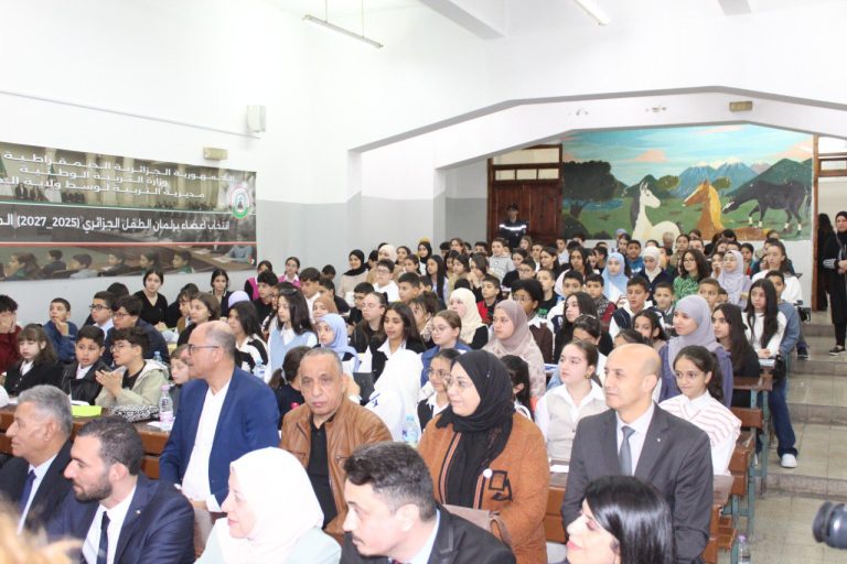 وفد لجنة التربية يشرف على انطلاق عملية اقتراع برلمان الطفل الجزائري