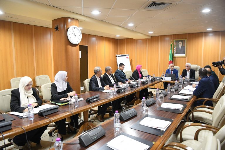 دورة تكوينية حول “السياسة الاقتصادية” بمقر المجلس الشعبي الوطني