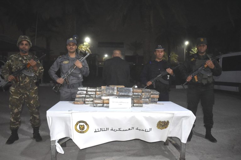 الجيش الوطني الشعبي : توقيف مهرب وحجز 66 كلغ من الكوكايين بأدرار