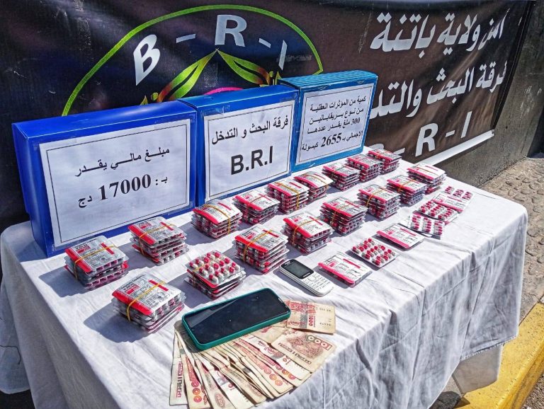 شرطة باتنة توقف شخص وتحجز 2655 كبسولة من المؤثرات العقلية