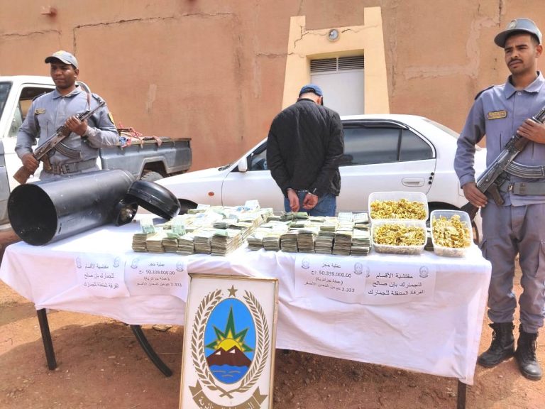 الجمارك بان صالح تحجز 2.3 كلغ من االذهب ومبلغ مالي مقدر بـ 50.339.000.00 دج