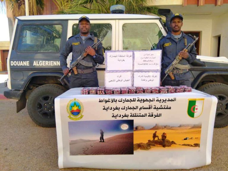 جمارك غرداية توقف شخص وتحجز 8235 قرص مهلوس نوع “بريغبالين 300 ملغ”