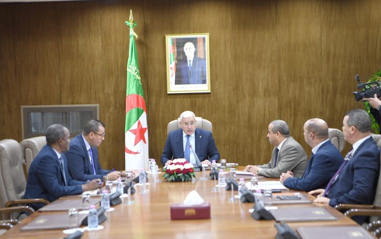 بوغالي يجتمع برؤساء الكتل البرلمانية ويشيد بدور رئيس الجمهورية في رسم معالم الإصلاحات الوطنية