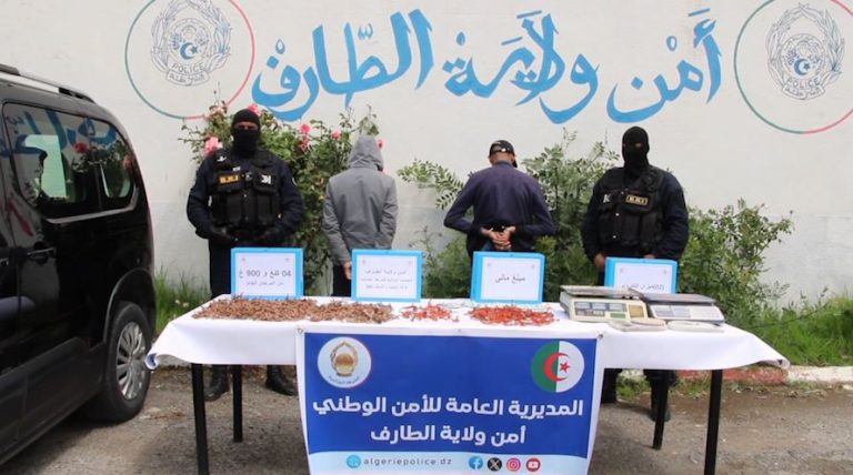 شرطة الطارف : توقيف شخصين وحجز قرابة 05 كلغ من المرجان الخام