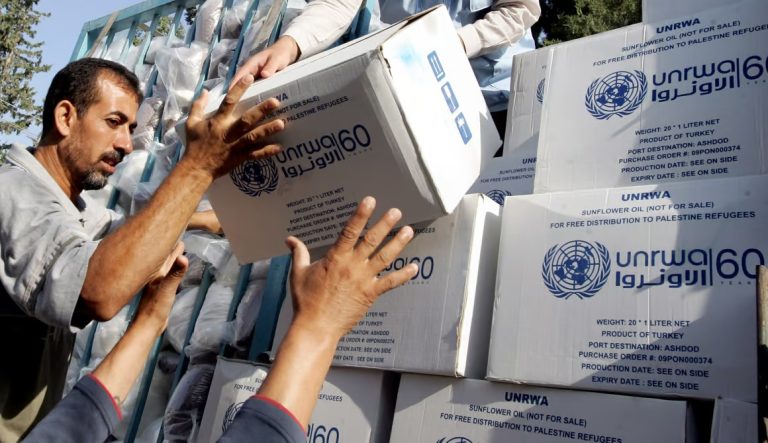 “أونروا” : جميع الإمدادات الأساسية تنفد في قطاع غزة